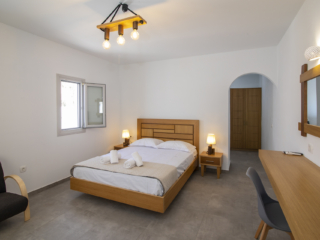 Petra Aqua Villa_Perissa_Santorini